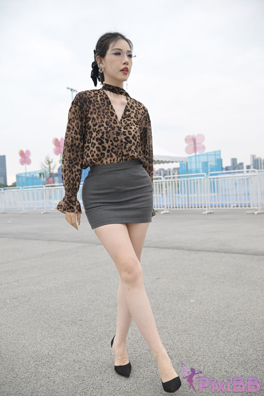 Featured Street Photography Works No.5680 Long legs leopard print PixiBB.COM 180