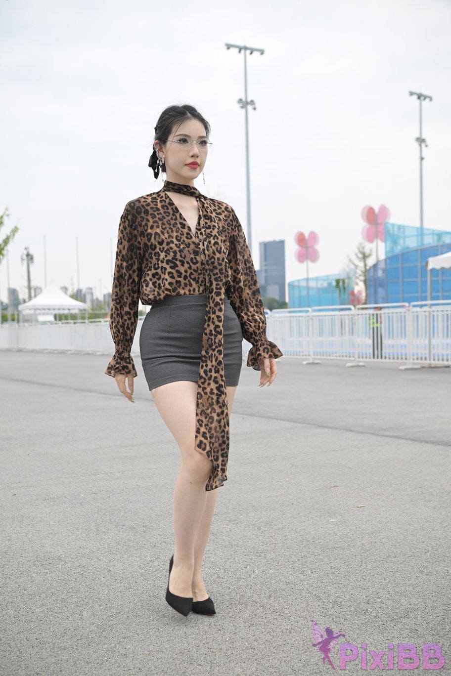 Featured Street Photography Works No.5680 Long legs leopard print PixiBB.COM 182