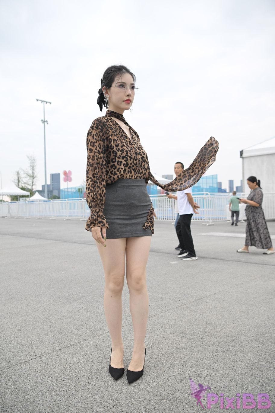 Featured Street Photography Works No.5680 Long legs leopard print PixiBB.COM 186