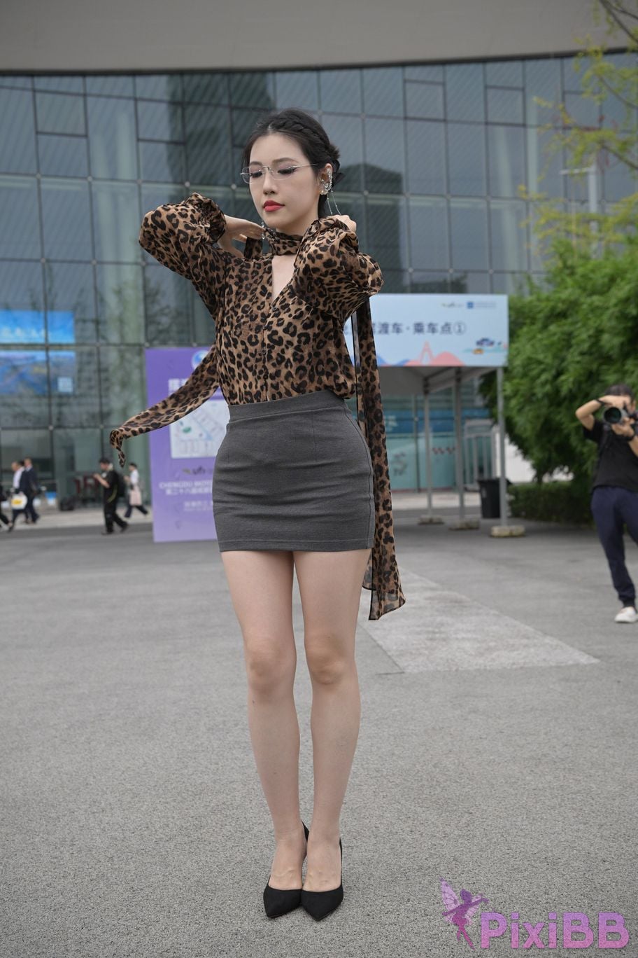 Featured Street Photography Works No.5680 Long legs leopard print PixiBB.COM 188