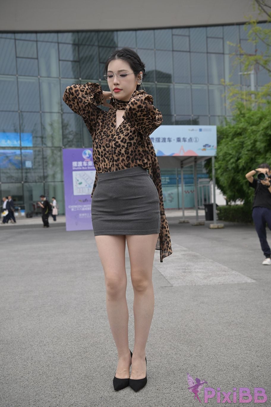 Featured Street Photography Works No.5680 Long legs leopard print PixiBB.COM 189