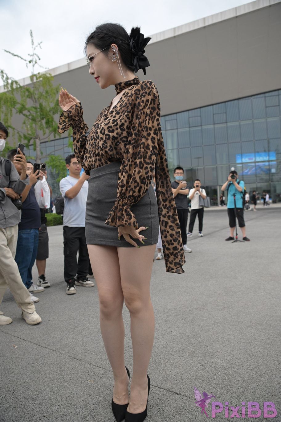 Featured Street Photography Works No.5680 Long legs leopard print PixiBB.COM 203