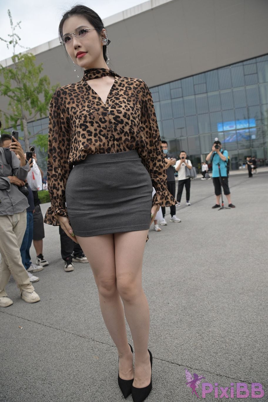Featured Street Photography Works No.5680 Long legs leopard print PixiBB.COM 205