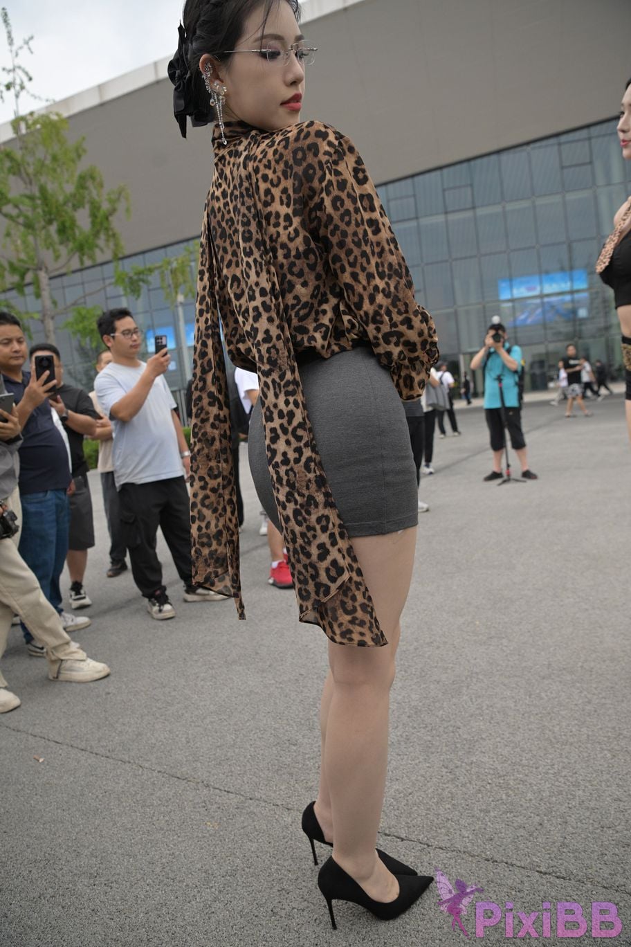 Featured Street Photography Works No.5680 Long legs leopard print PixiBB.COM 217