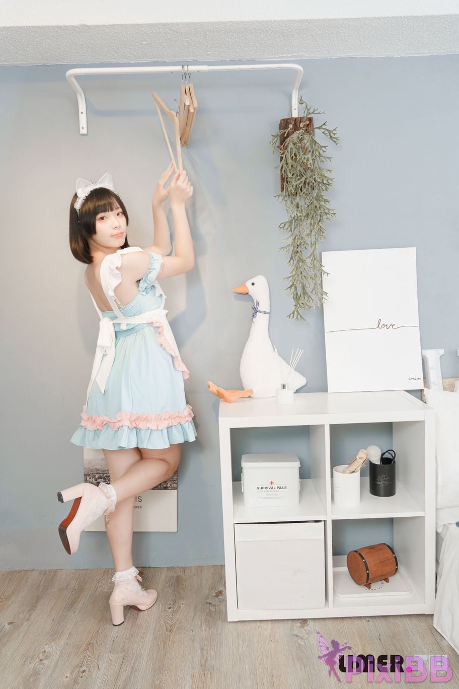 Limerence original No.055 of the maid dressed in soft European style and bare feet please enjoy master PixiBB.COM 025