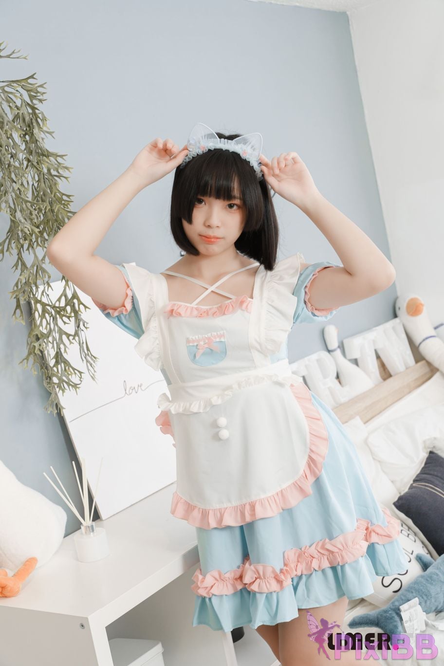 Limerence original No.055 of the maid dressed in soft European style and bare feet please enjoy master PixiBB.COM 030