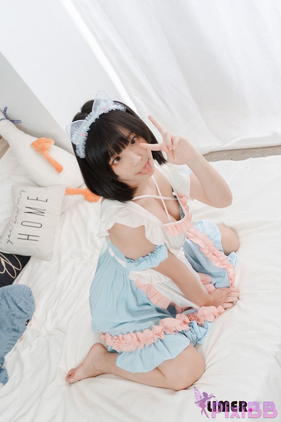 Limerence original No.055 of the maid dressed in soft European style and bare feet please enjoy master PixiBB.COM 056