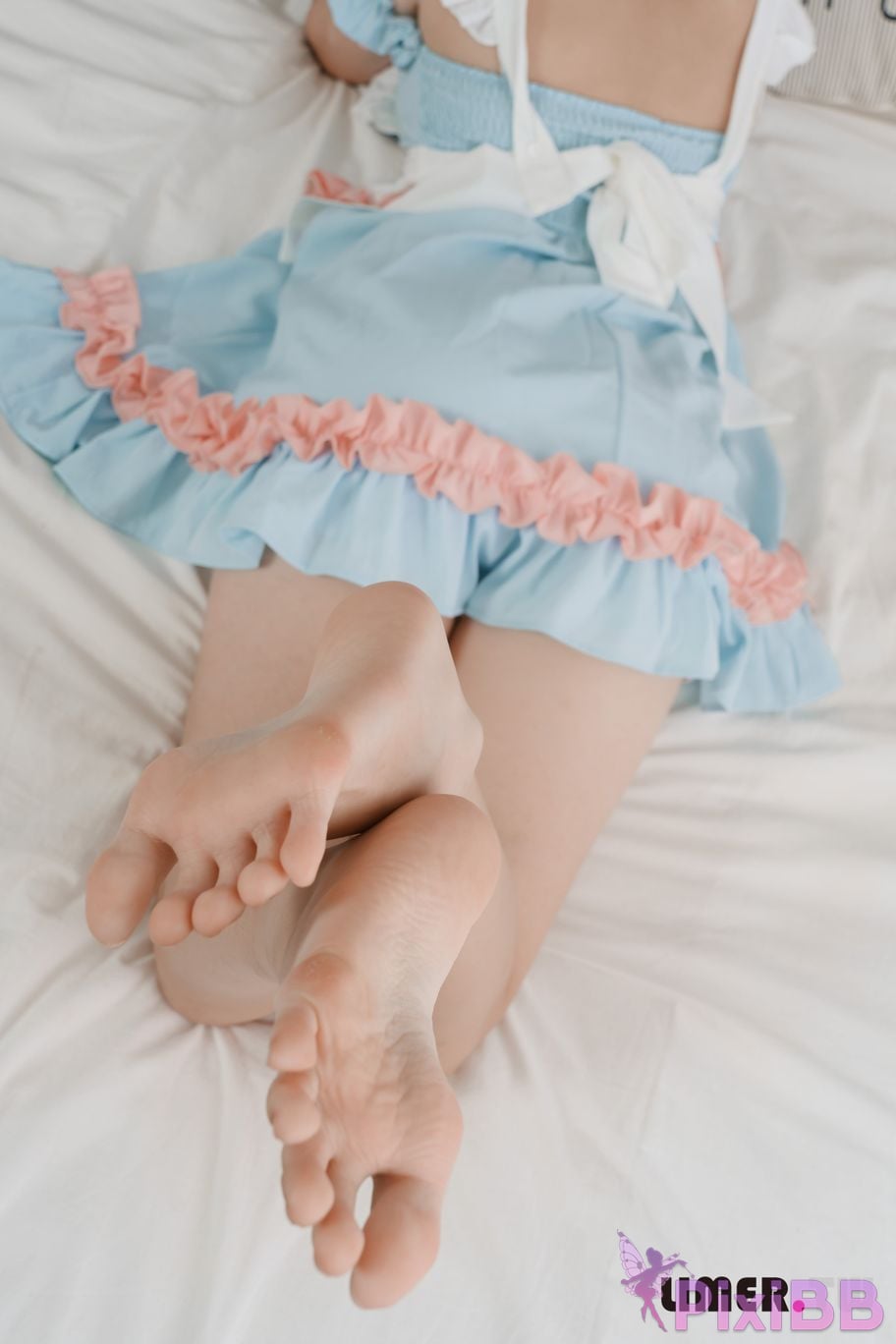 Limerence original No.055 of the maid dressed in soft European style and bare feet please enjoy master PixiBB.COM 088