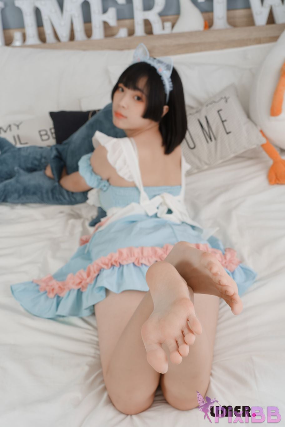 Limerence original No.055 of the maid dressed in soft European style and bare feet please enjoy master PixiBB.COM 089