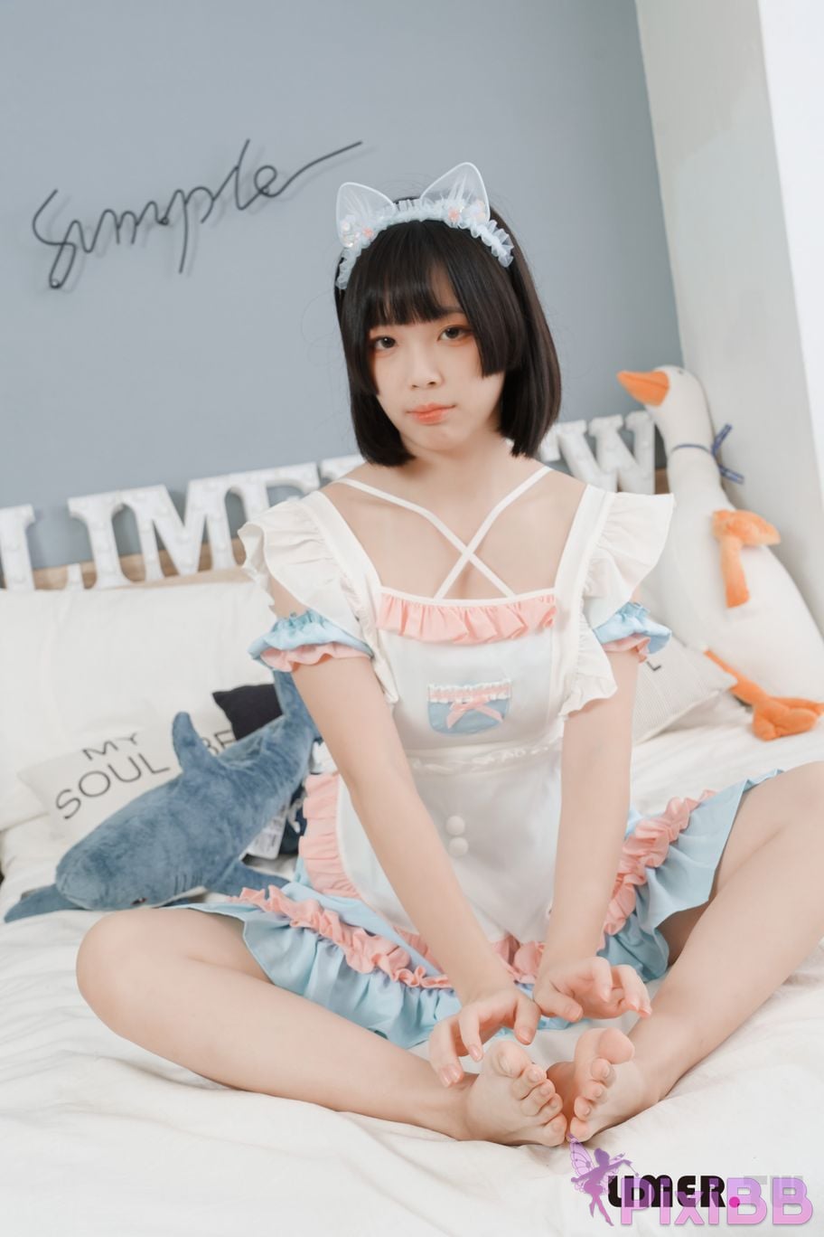 Limerence original No.055 of the maid dressed in soft European style and bare feet please enjoy master PixiBB.COM 115