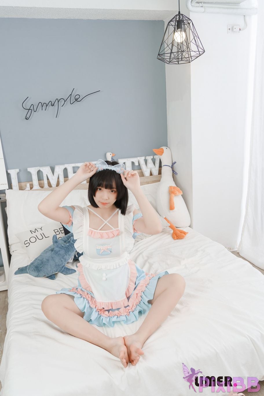 Limerence original No.055 of the maid dressed in soft European style and bare feet please enjoy master PixiBB.COM 123