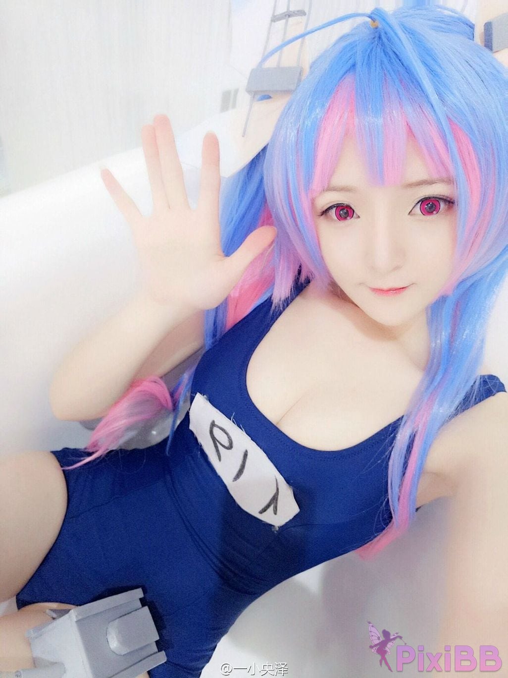 Coser yixiaoyangze PixiBB.COM 190