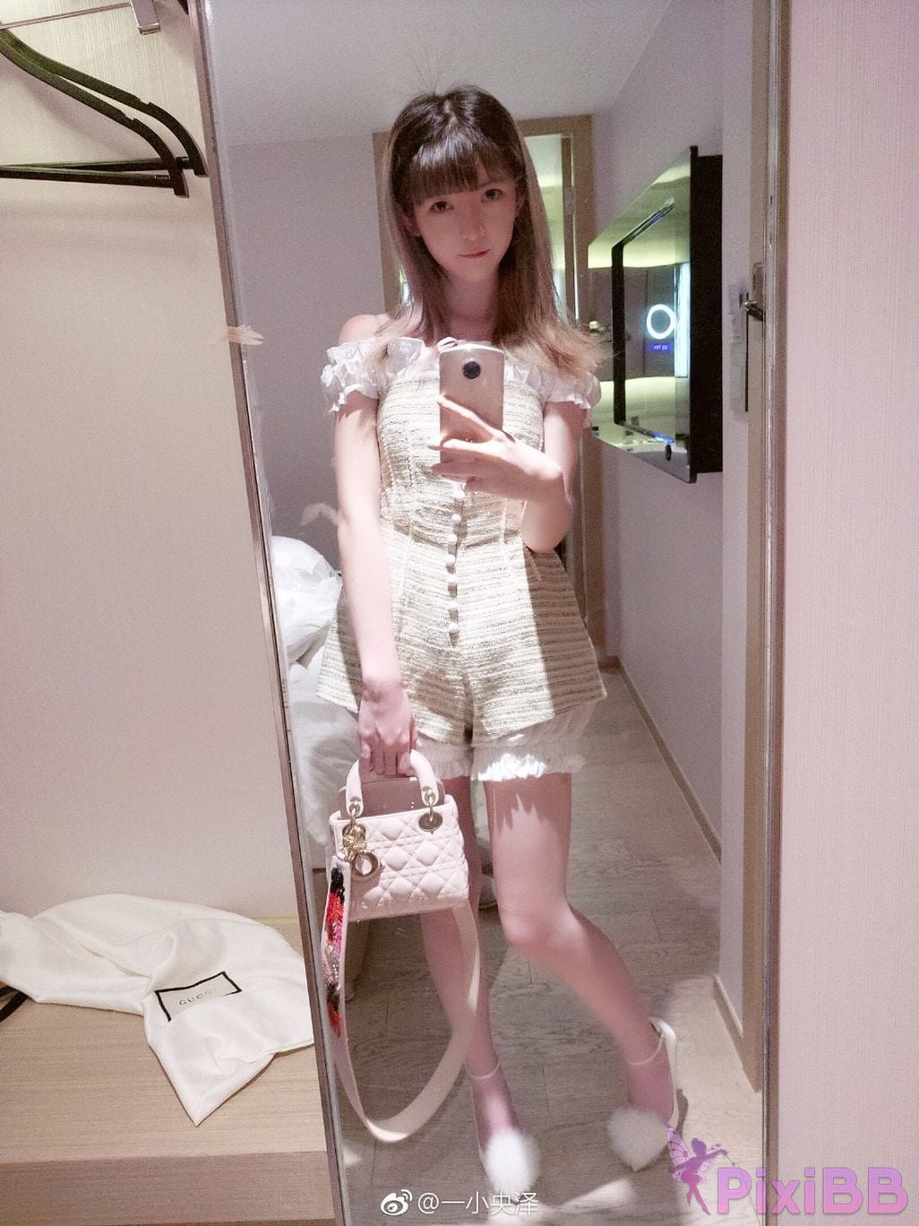 Coser yixiaoyangze PixiBB.COM 204
