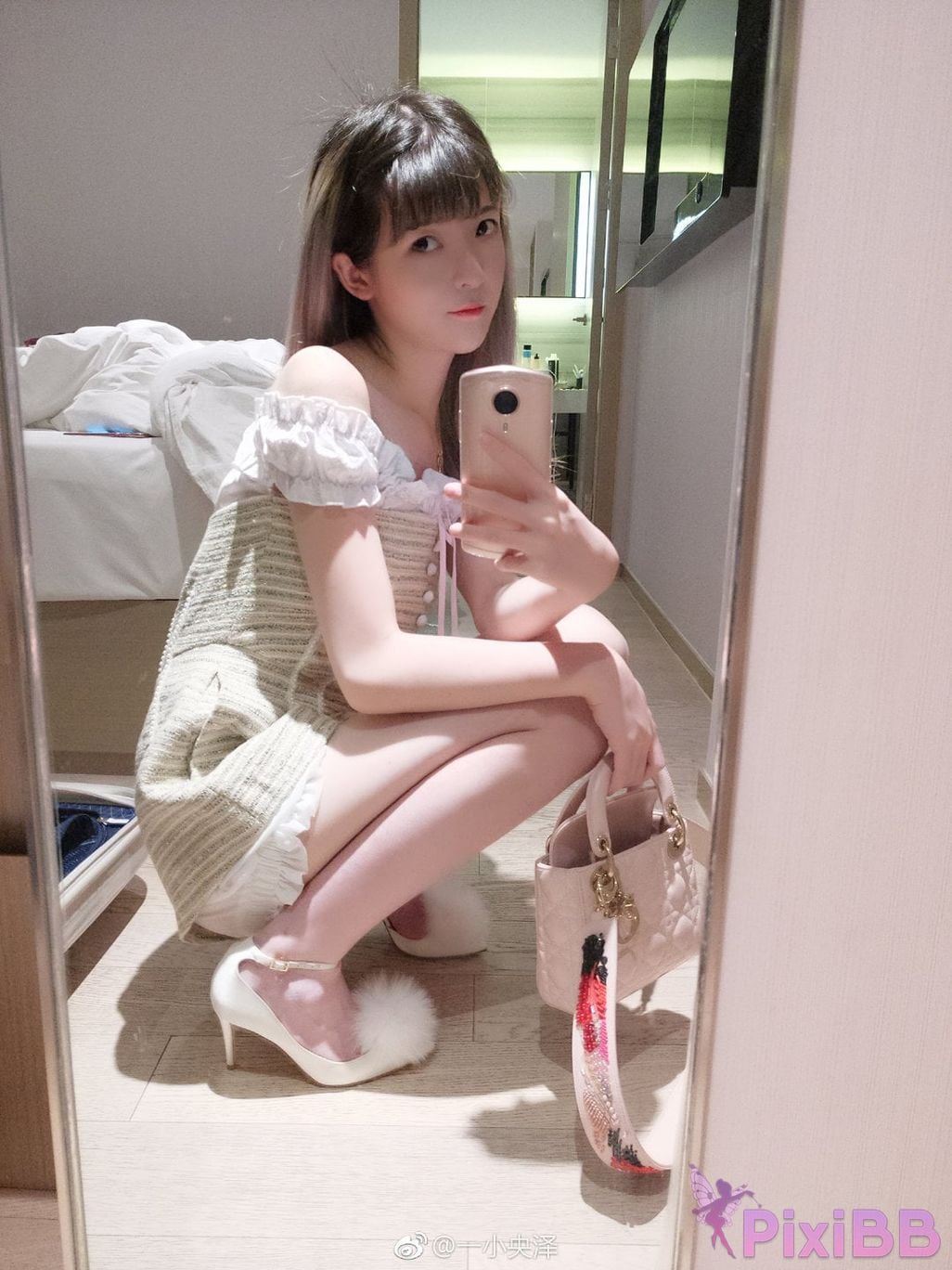 Coser yixiaoyangze PixiBB.COM 245