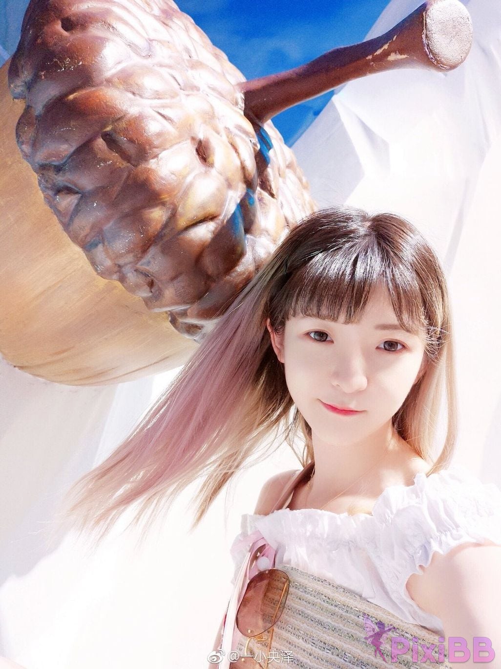 Coser yixiaoyangze PixiBB.COM 270