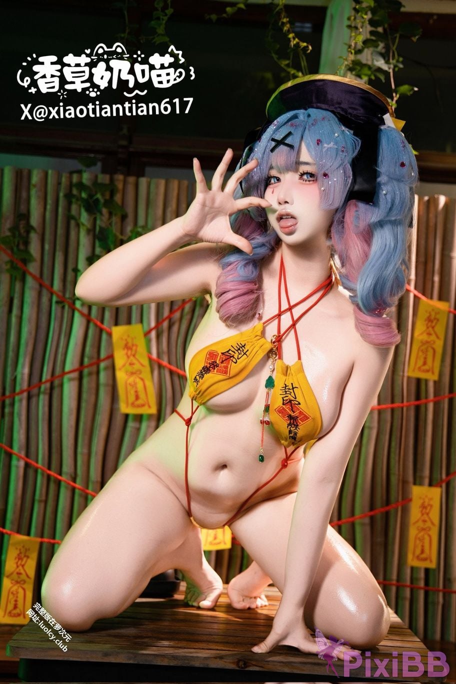 Cosplayer Vanilla Milk Meow Two tailed white tiger loli exposed outdoors PixiBB.COM 045