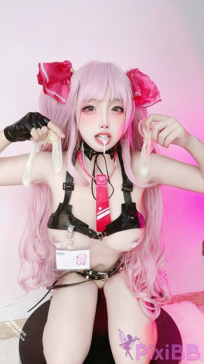 Cosplayer Vanilla Milk Meow Two tailed white tiger loli exposed outdoors PixiBB.COM 172