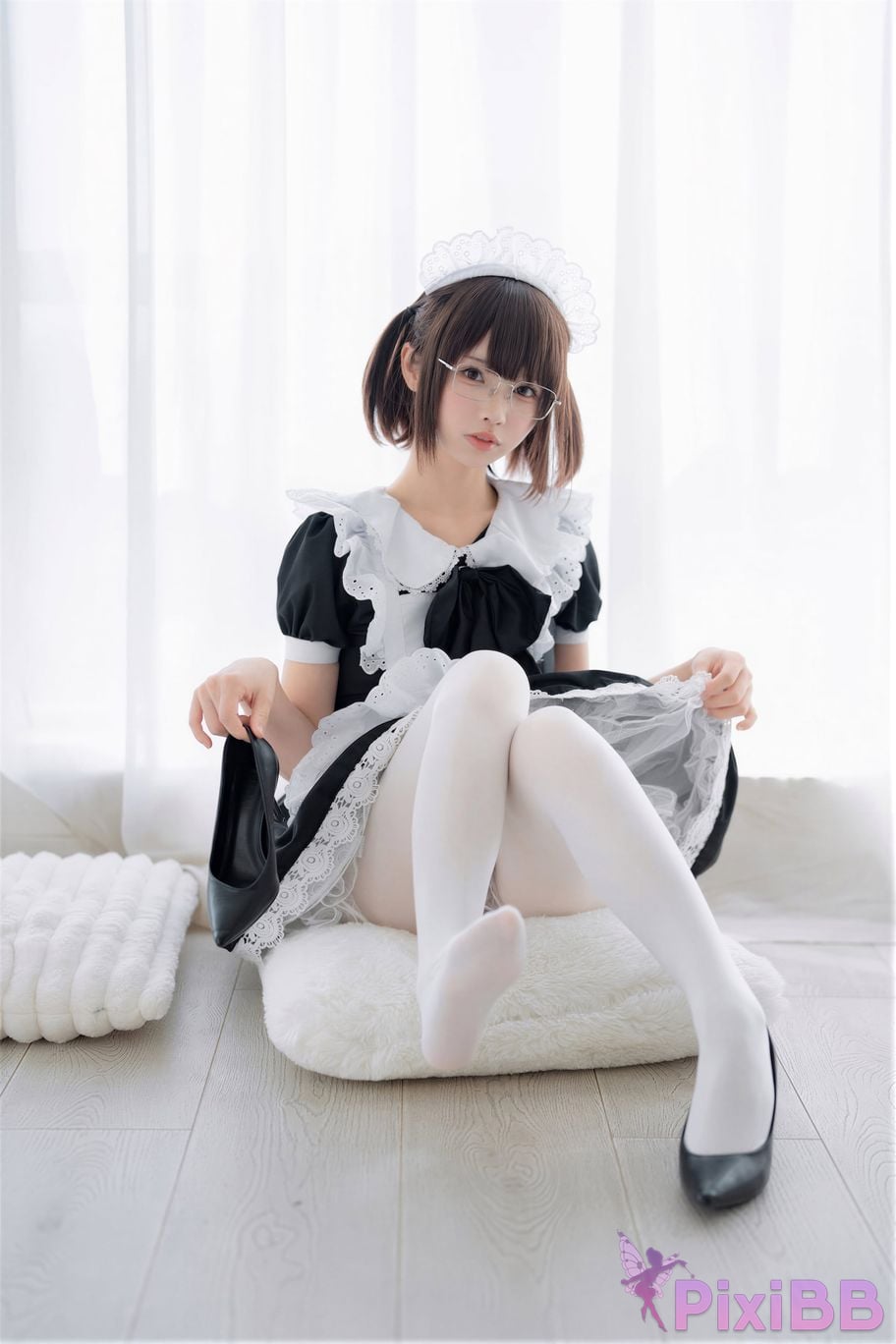 Cosplayer Senior Sister Xuan Xiao One hundred thousand precious volts double maid PixiBB.COM 092