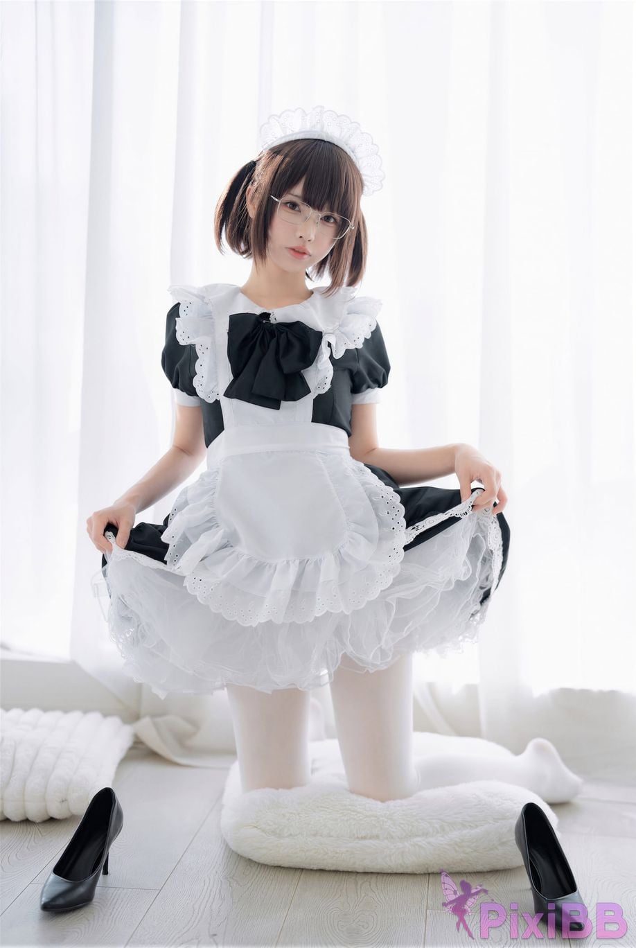 Cosplayer Senior Sister Xuan Xiao One hundred thousand precious volts double maid PixiBB.COM 096