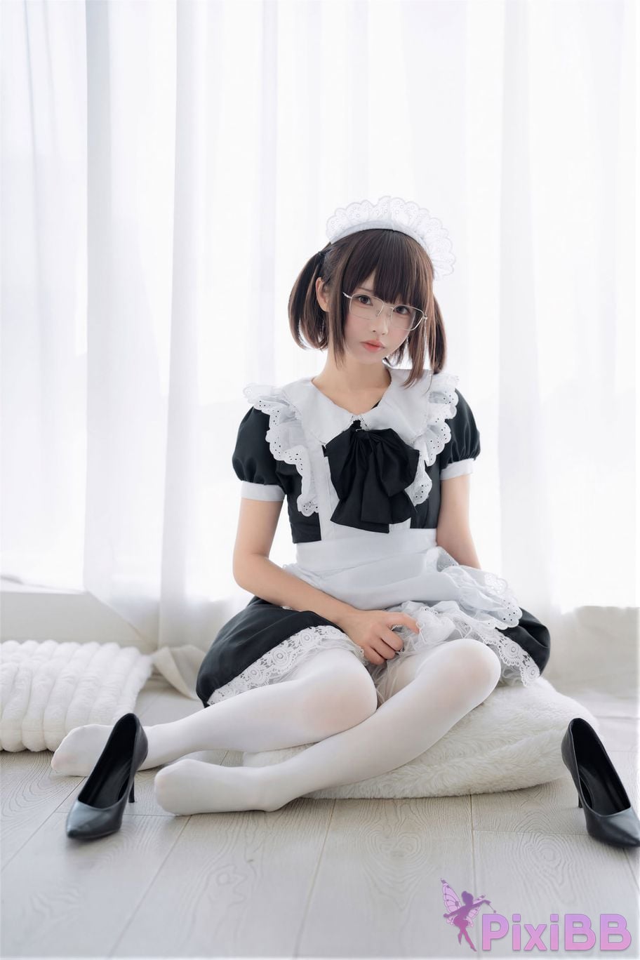 Cosplayer Senior Sister Xuan Xiao One hundred thousand precious volts double maid PixiBB.COM 098