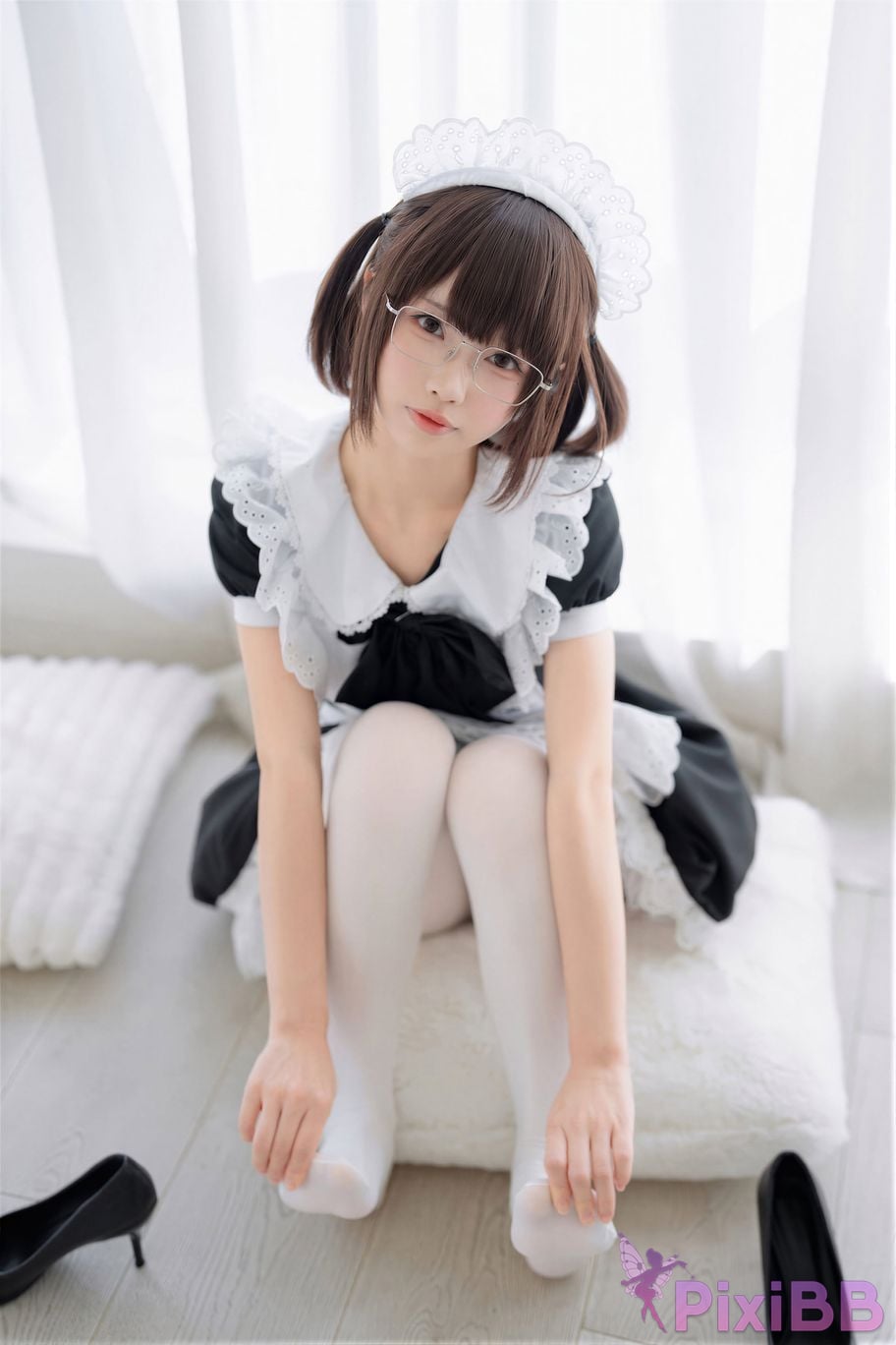 Cosplayer Senior Sister Xuan Xiao One hundred thousand precious volts double maid PixiBB.COM 101