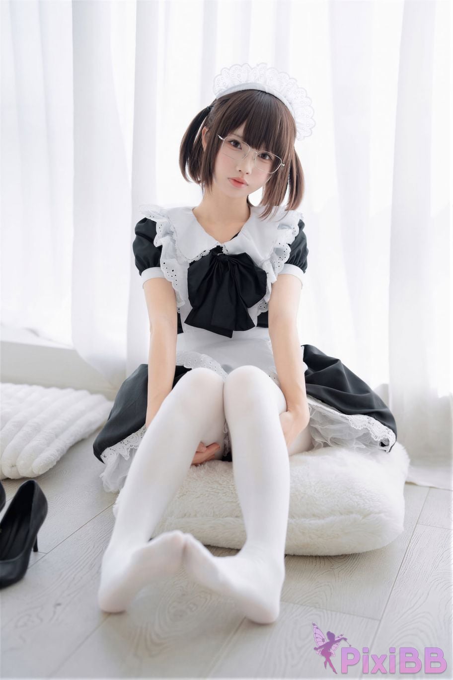 Cosplayer Senior Sister Xuan Xiao One hundred thousand precious volts double maid PixiBB.COM 104