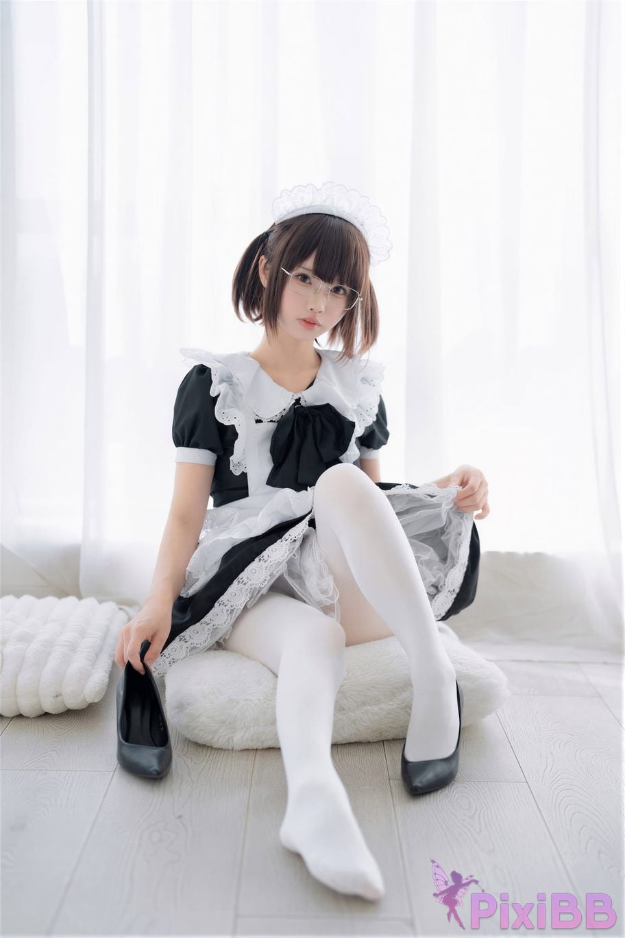 Cosplayer Senior Sister Xuan Xiao One hundred thousand precious volts double maid PixiBB.COM 105