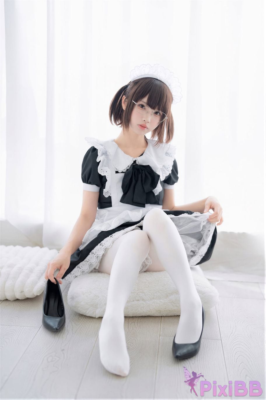 Cosplayer Senior Sister Xuan Xiao One hundred thousand precious volts double maid PixiBB.COM 106