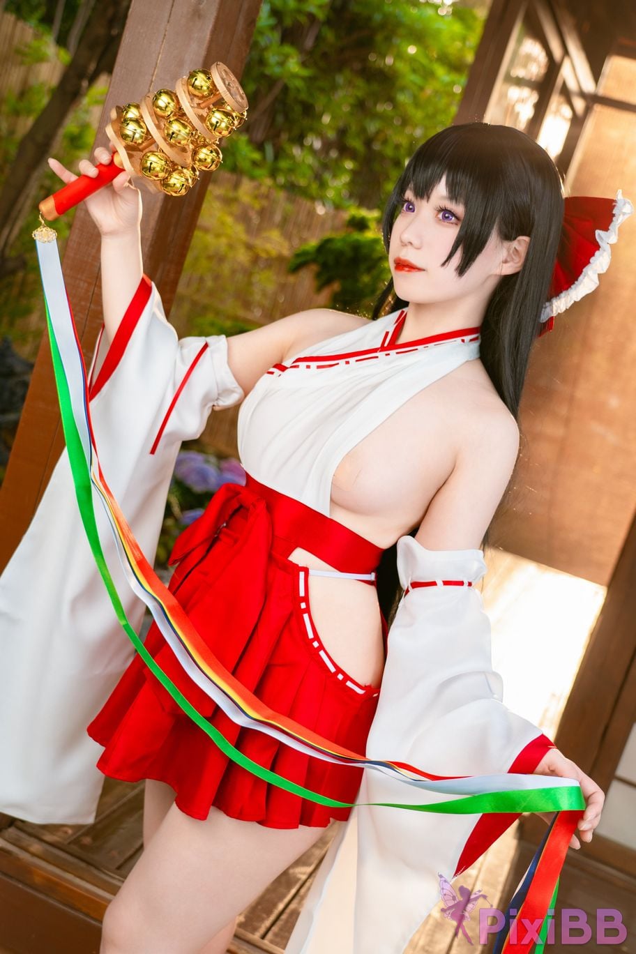Cosplayer reed shrine maiden PixiBB.COM 006