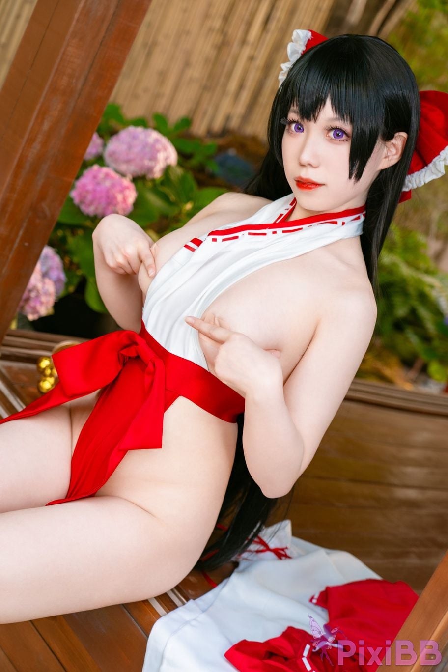 Cosplayer reed shrine maiden PixiBB.COM 030