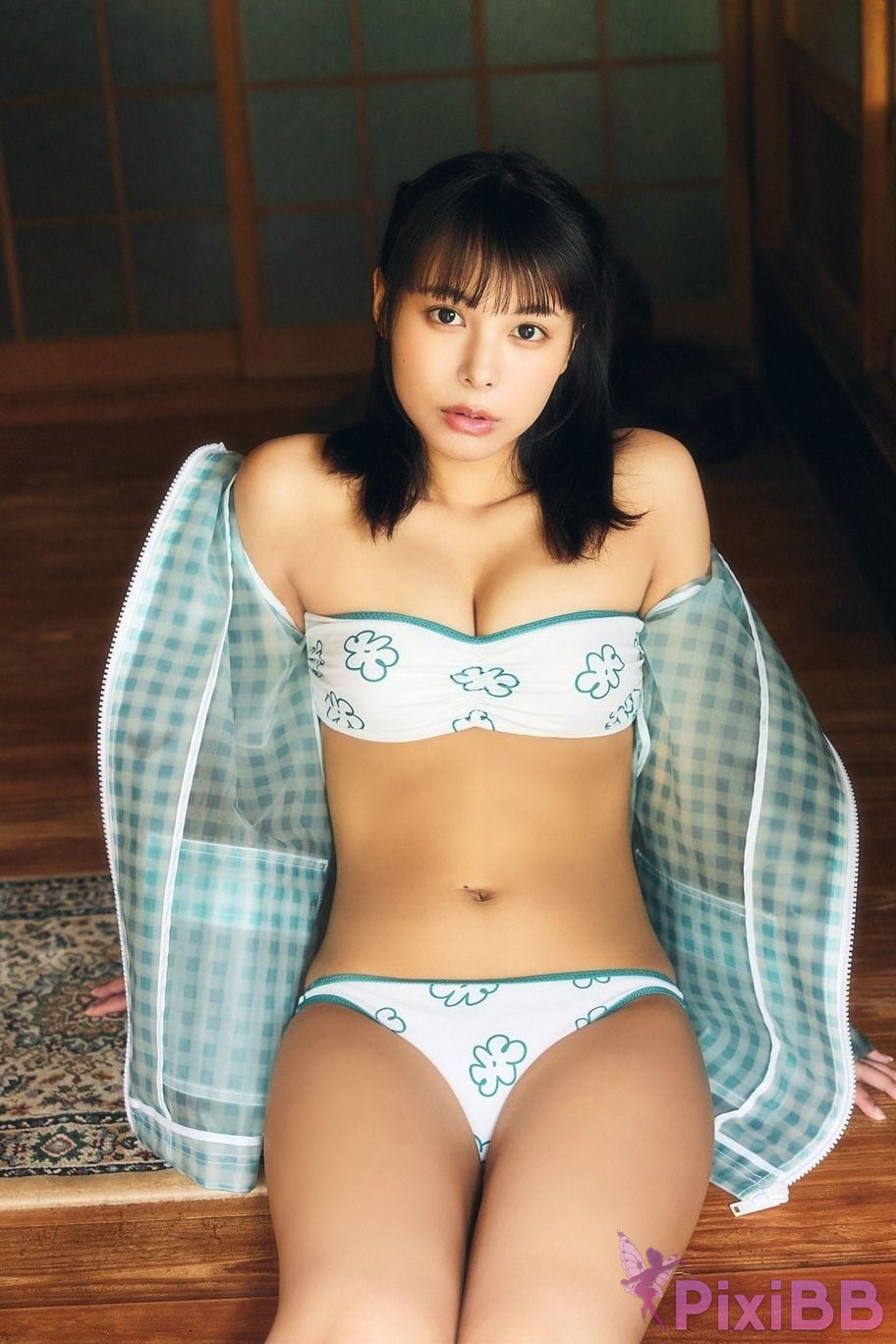 Japanese Idol Amisa Miyazaki FLASH digital photo book Sweet Summer PixiBB.COM 033