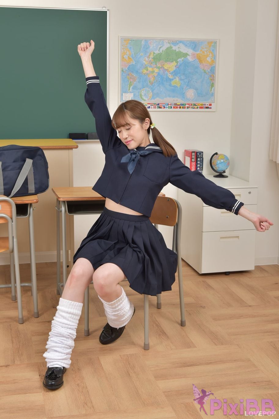 Japanese Idol Yuri Toka Yuuri Kirika Lovepop No.L 0719 Photoset School Uniform Hoodie PixiBB.COM 231