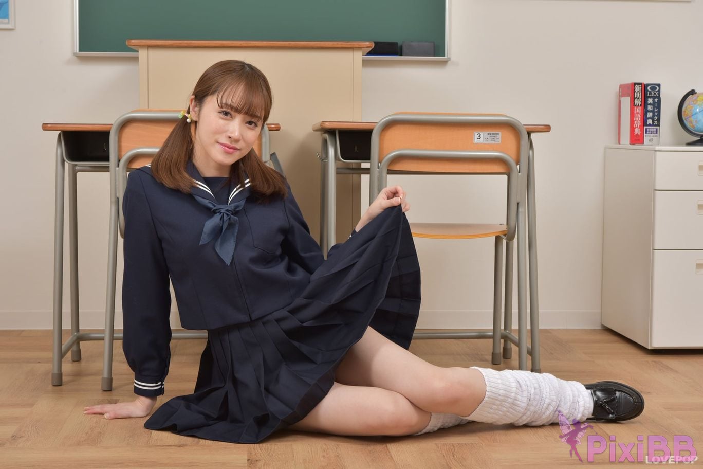 Japanese Idol Yuri Toka Yuuri Kirika Lovepop No.L 0719 Photoset School Uniform Hoodie PixiBB.COM 250