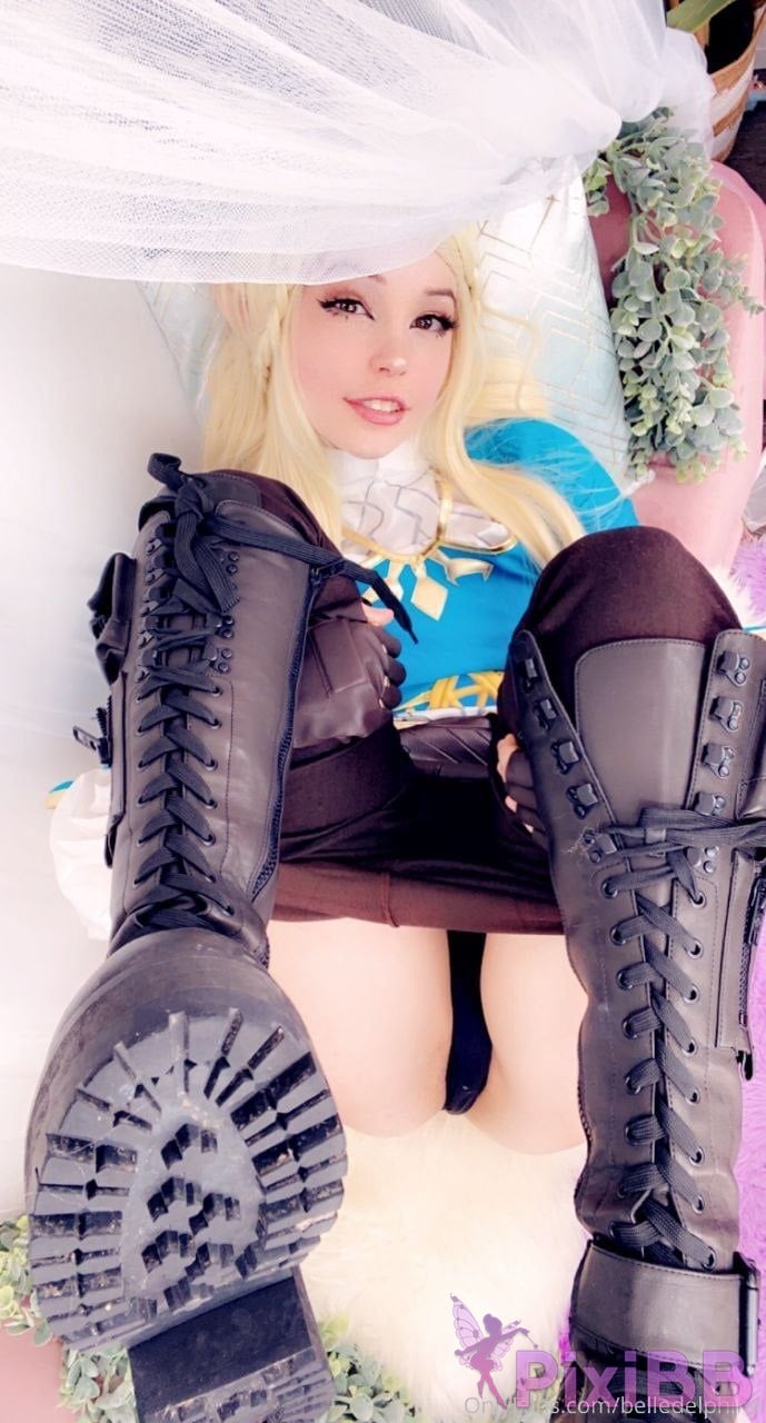 Belle Delphine Princess Zelda PixiBB.COM 7