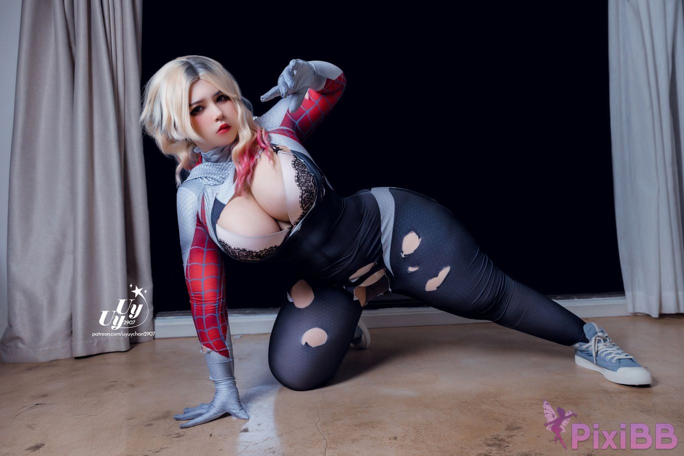 Uy Uy Spider Gwen PixiBB.COM 1