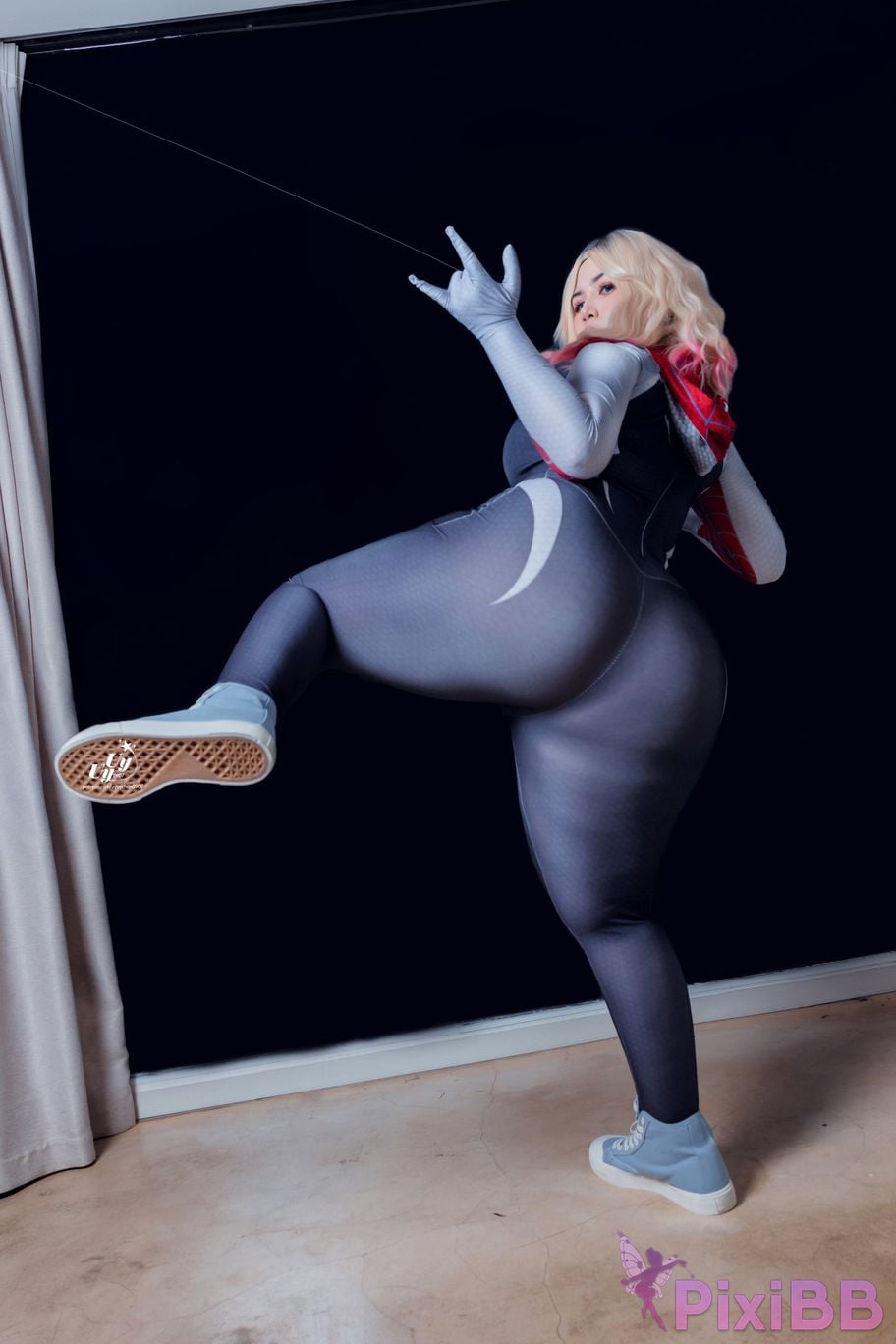 Uy Uy Spider Gwen PixiBB.COM 18