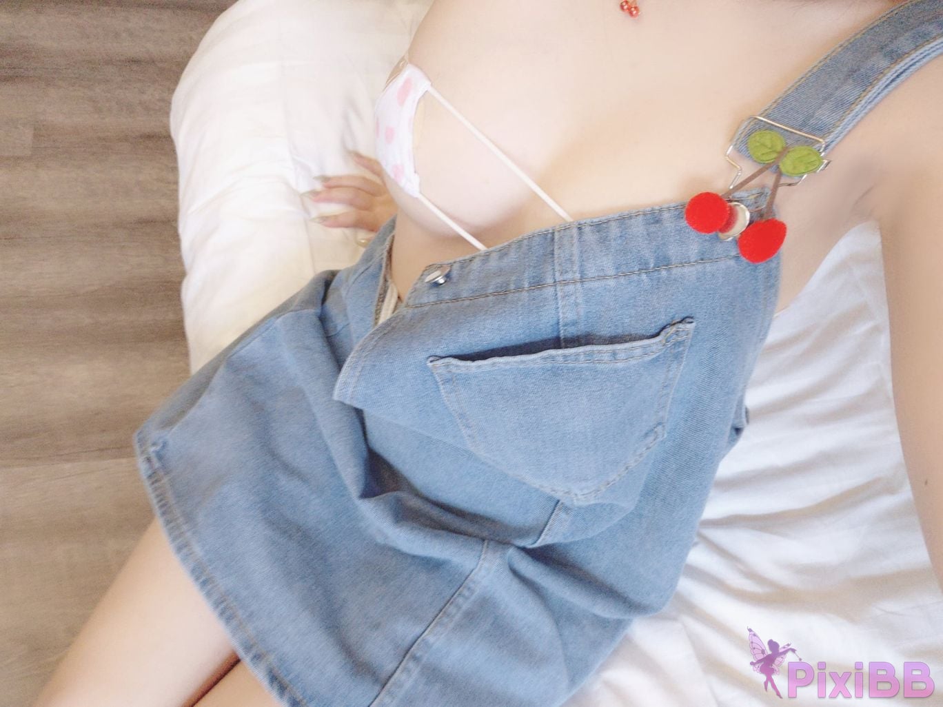 Cosplayer Hinajiao suspender jeans PixiBB.COM 026