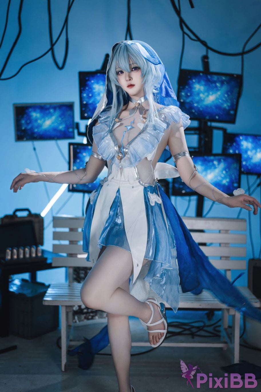 Cosplayer Natsuko Xia Xiazi Ming Chao Shorekeeper PixiBB.COM 001