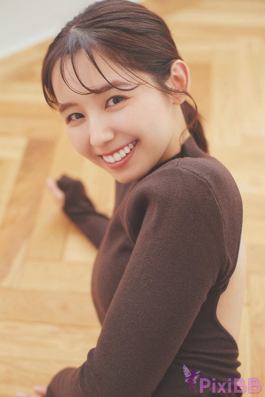 Japanese Idol Rina Koike signpost Young Champion Digigra PixiBB.COM 075