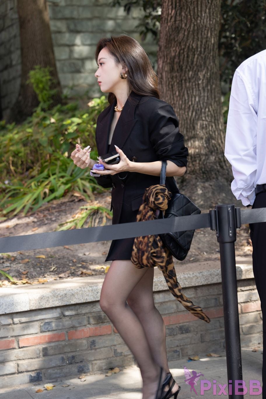 Featured Street Photography Works No.5683 Leopard print black silk high heels PixiBB.COM 063