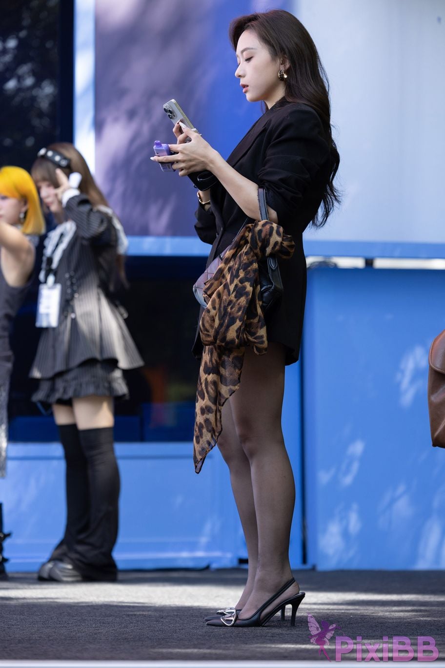 Featured Street Photography Works No.5683 Leopard print black silk high heels PixiBB.COM 096