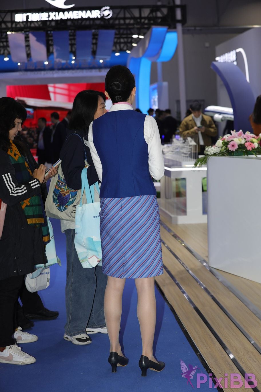 Featured Street Photography Works No.5687 China Southern Airlines uniform PixiBB.COM 002