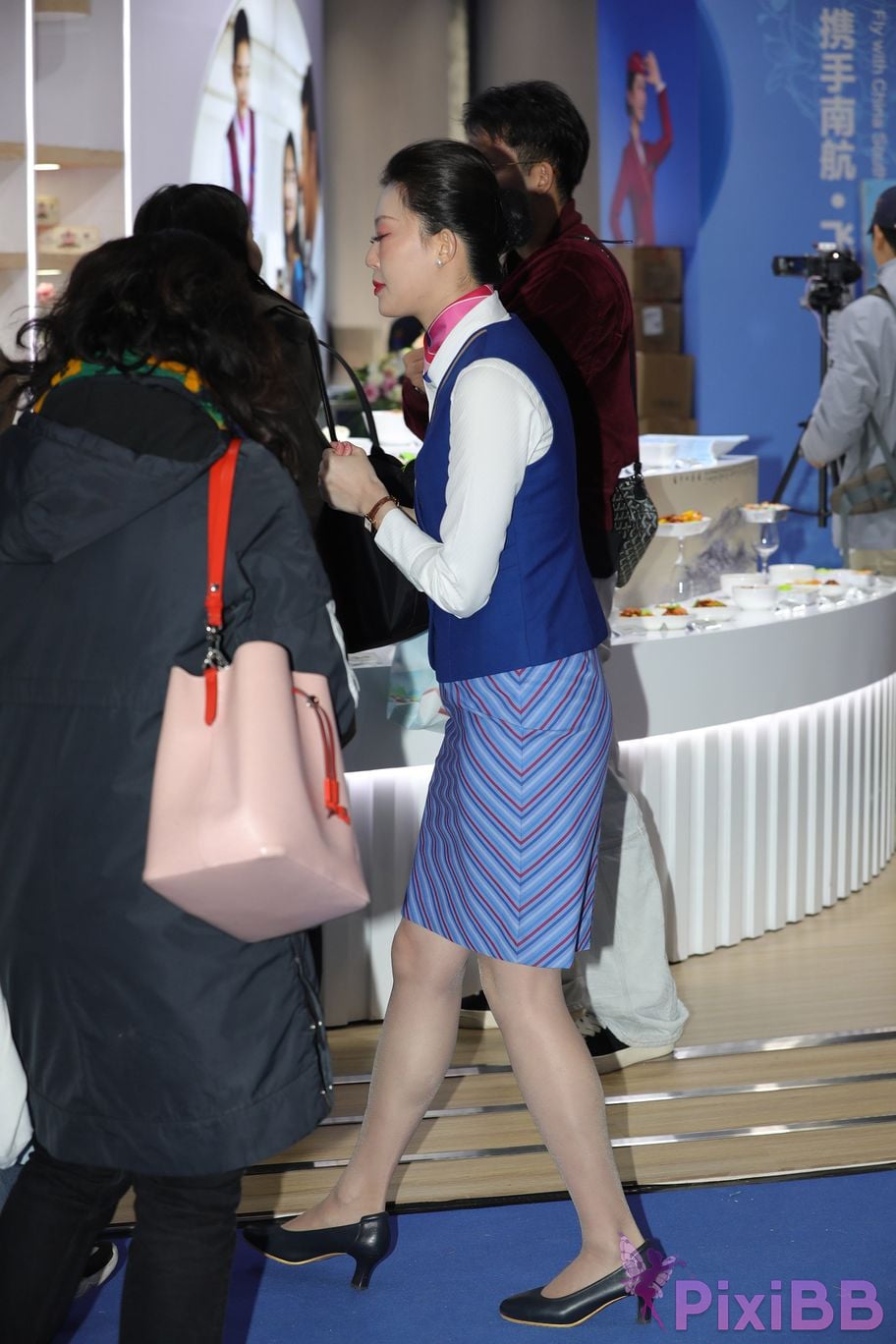 Featured Street Photography Works No.5687 China Southern Airlines uniform PixiBB.COM 008