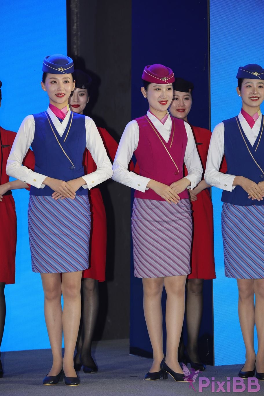 Featured Street Photography Works No.5687 China Southern Airlines uniform PixiBB.COM 077