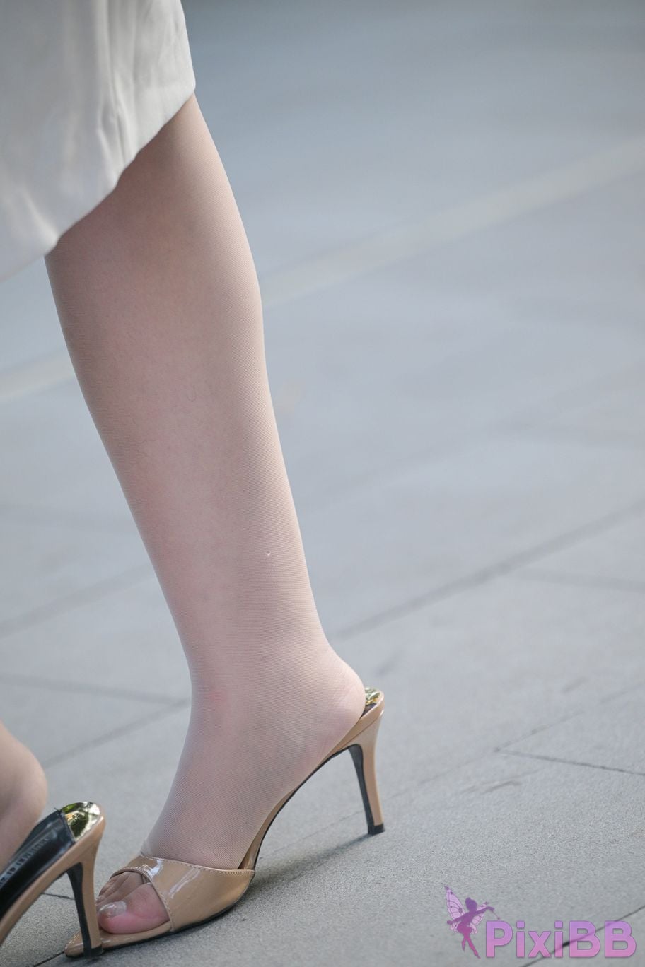 Featured Street Photography Works No.5690 Beautiful legs in white skirt Yuki PixiBB.COM 115