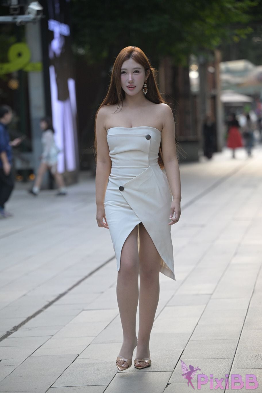 Featured Street Photography Works No.5690 Beautiful legs in white skirt Yuki PixiBB.COM 189