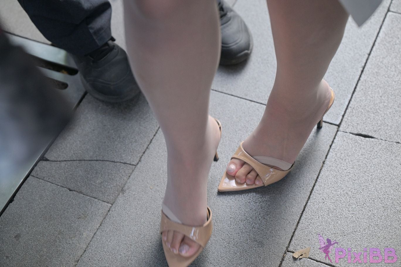 Featured Street Photography Works No.5690 Beautiful legs in white skirt Yuki PixiBB.COM 222