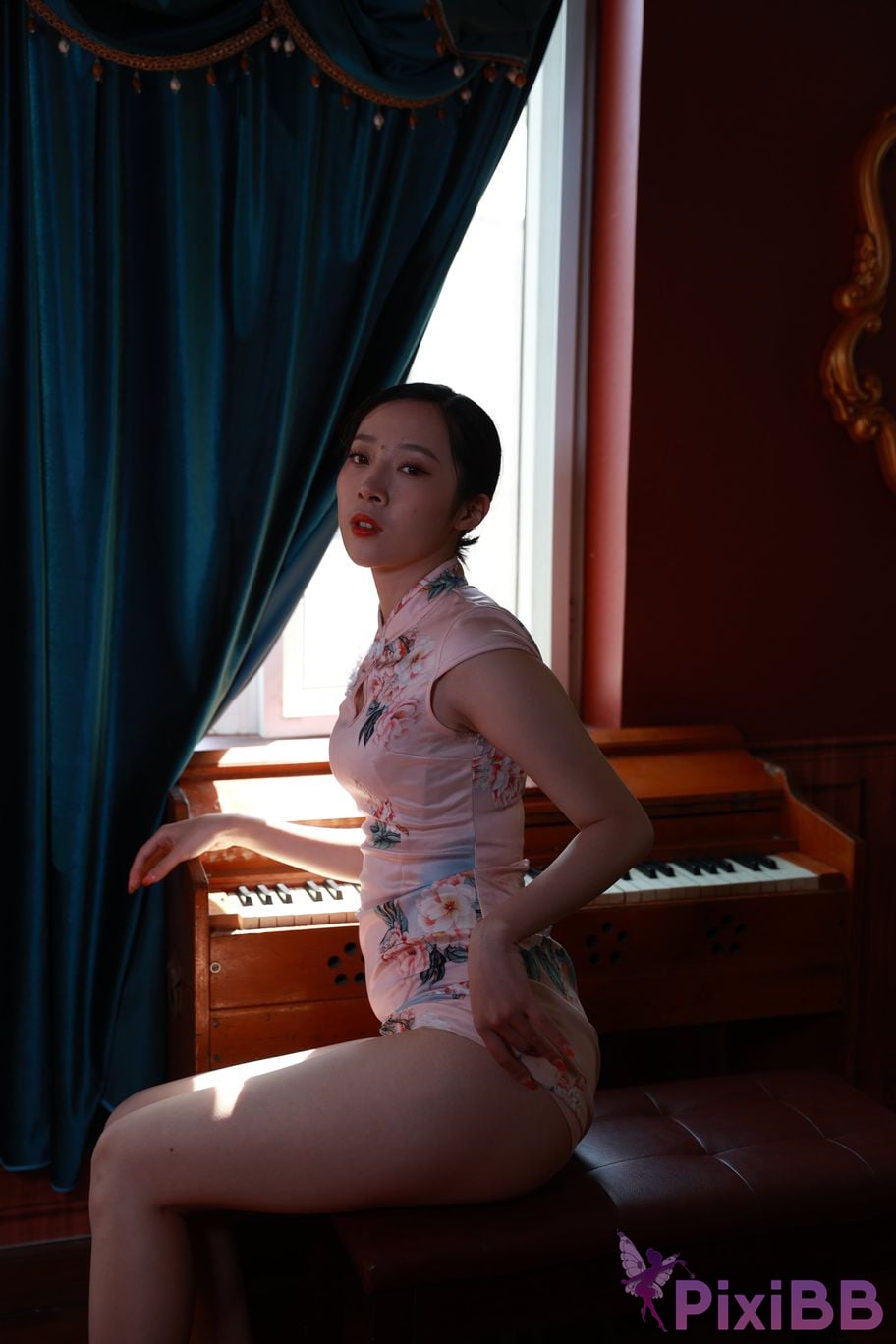 Private Photoshoot Zhang Xin Ladyly temperament cheongsam royal sister Full scale room shooting collection PixiBB.COM 054.JPG