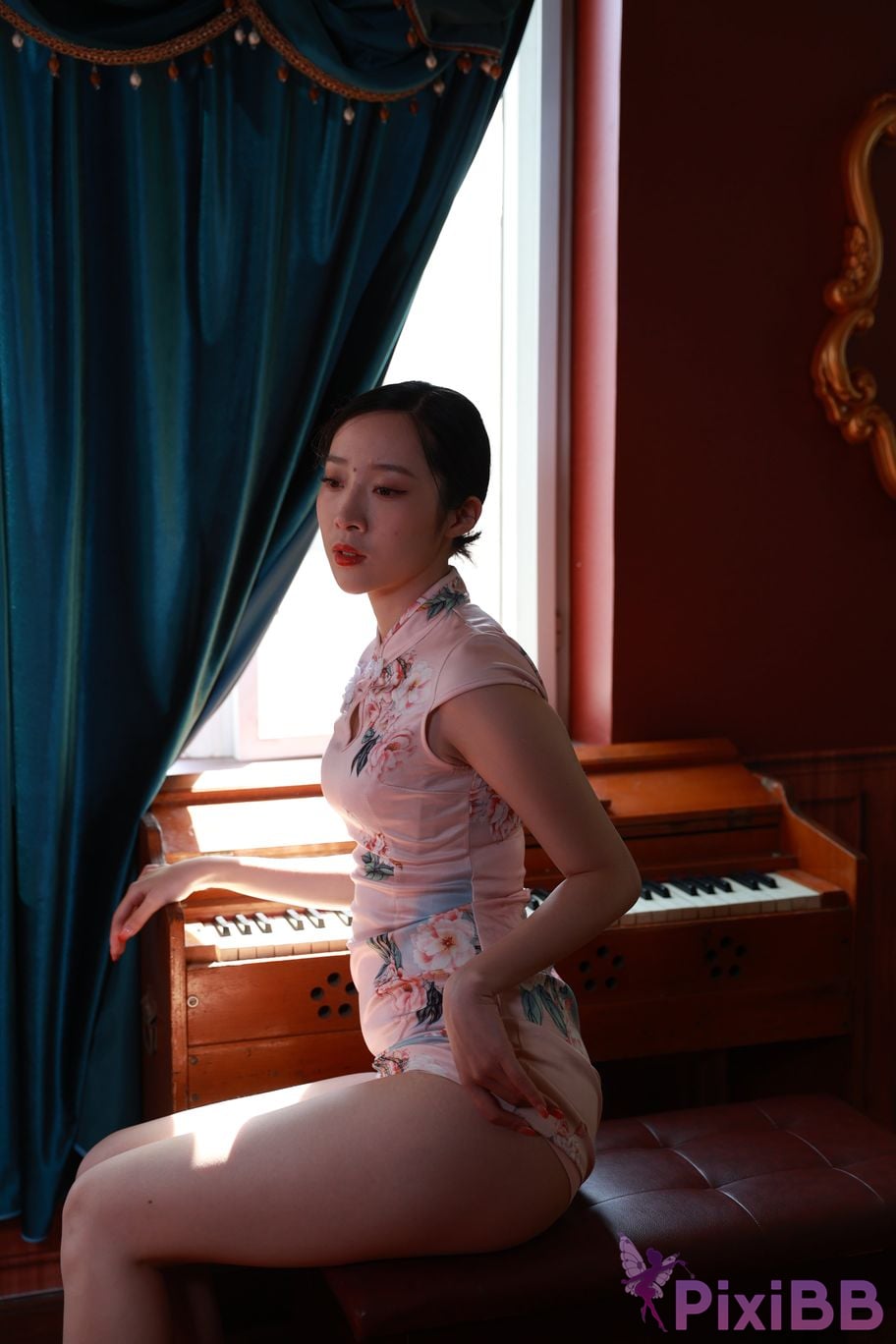 Private Photoshoot Zhang Xin Ladyly temperament cheongsam royal sister Full scale room shooting collection PixiBB.COM 055.JPG