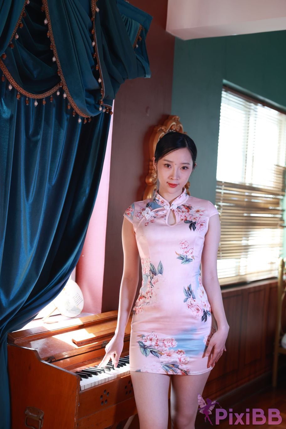 Private Photoshoot Zhang Xin Ladyly temperament cheongsam royal sister Full scale room shooting collection PixiBB.COM 057.JPG